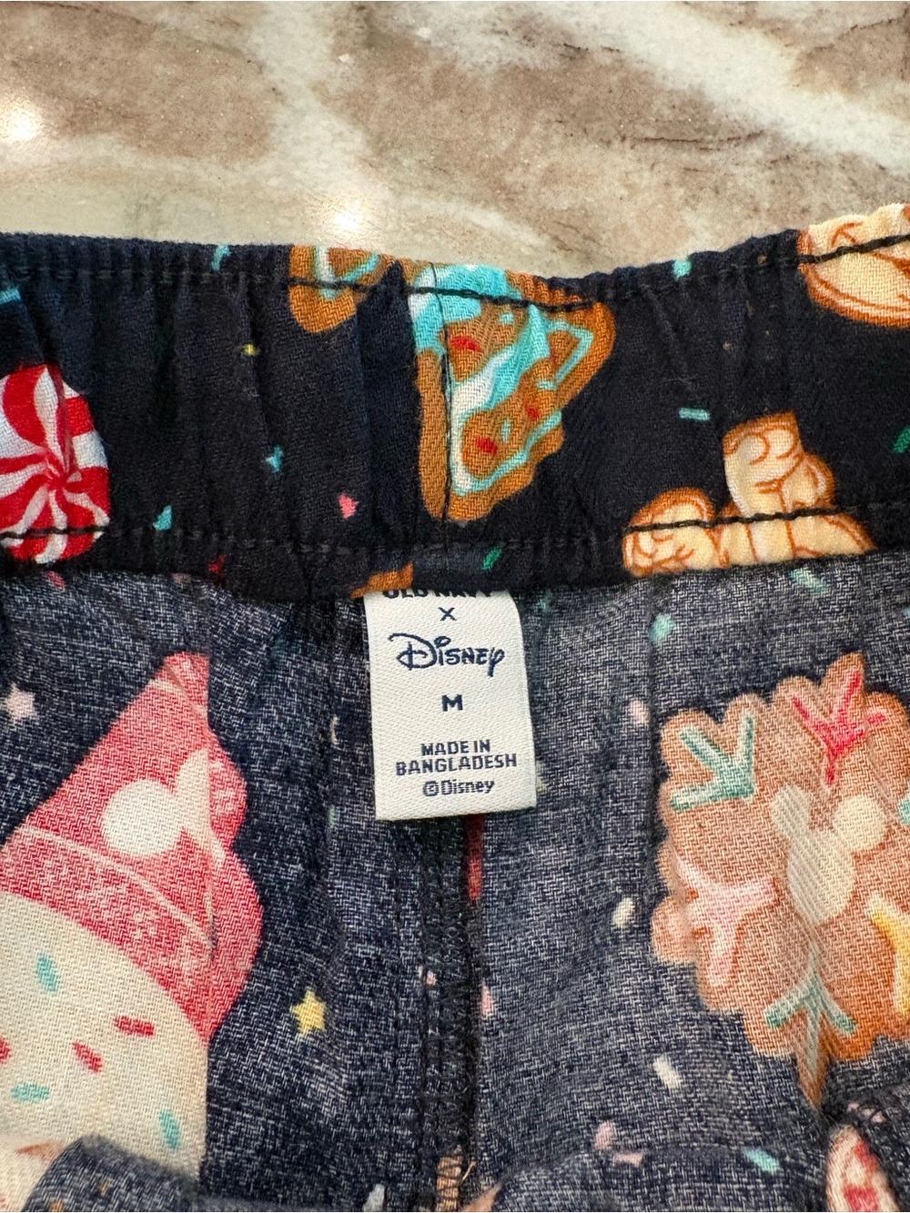 Old Navy X Disney Holiday Christmas Pajama Pants joggers Flannel Mickey Family - Picture 7 of 8